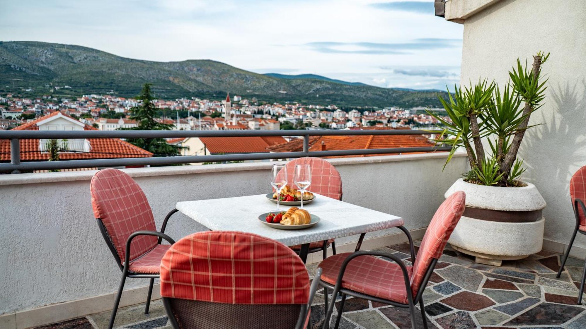 Apartments Kudelik トロギール エクステリア 写真