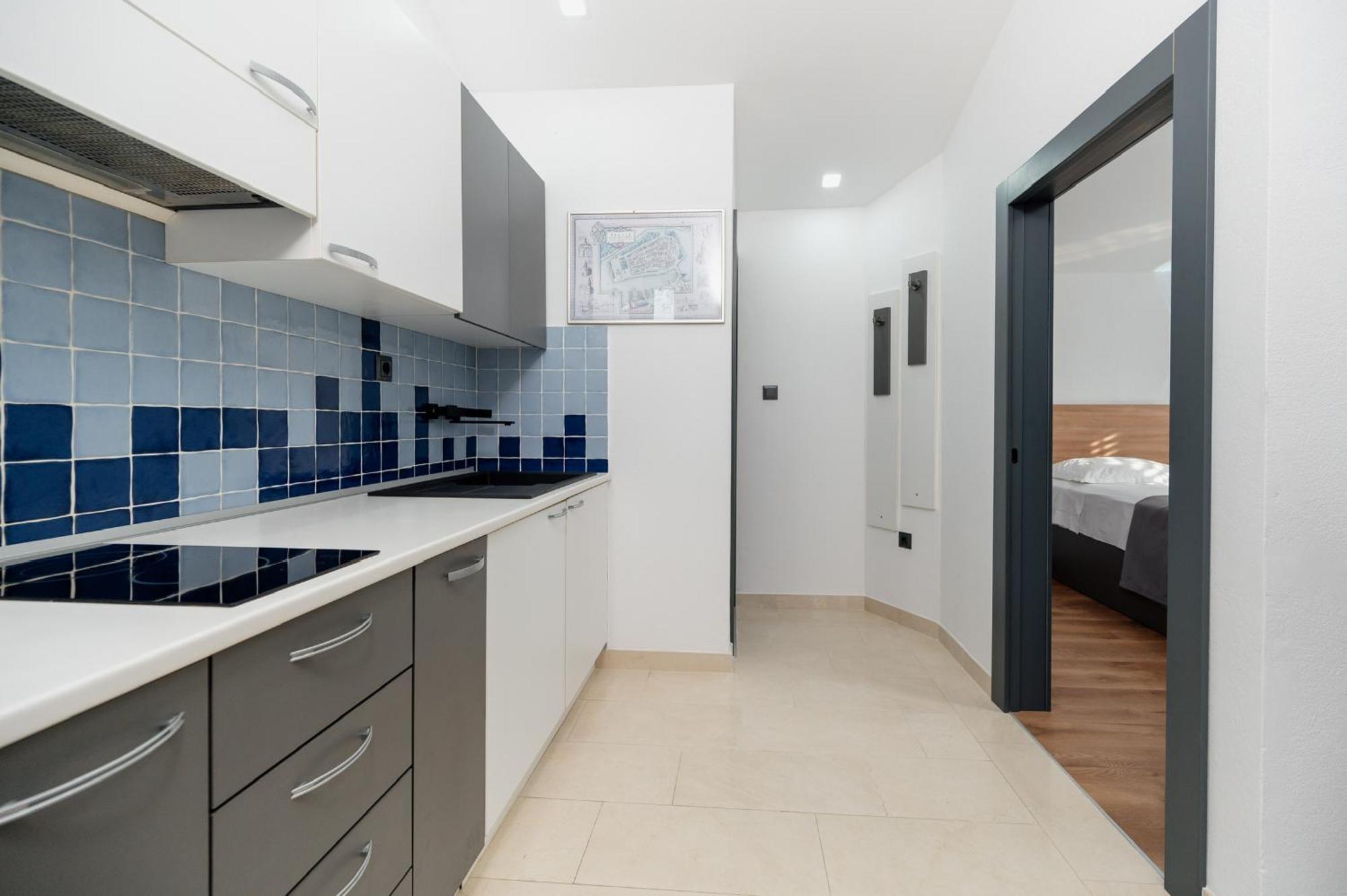 Apartments Kudelik トロギール エクステリア 写真
