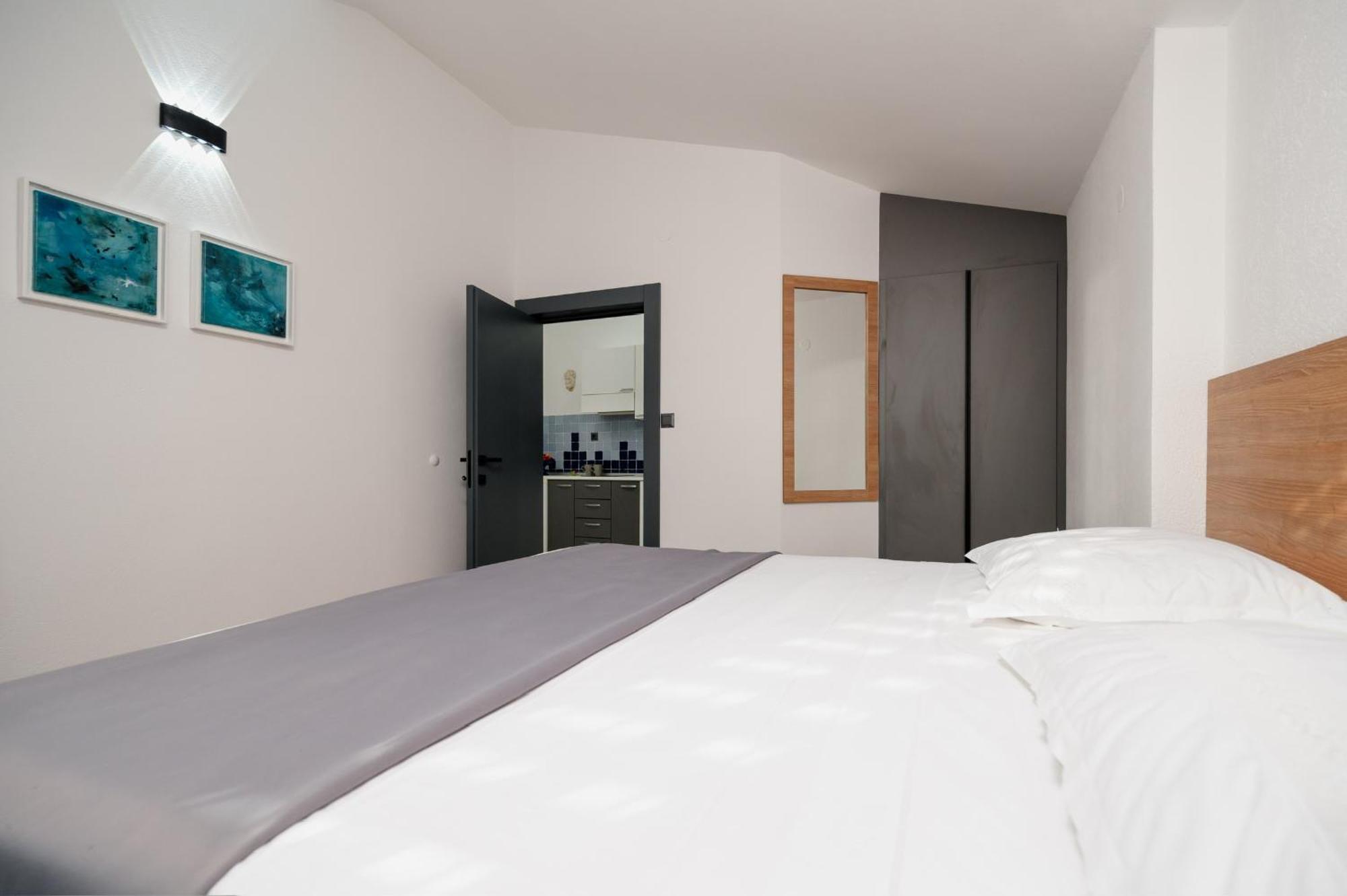 Apartments Kudelik トロギール エクステリア 写真