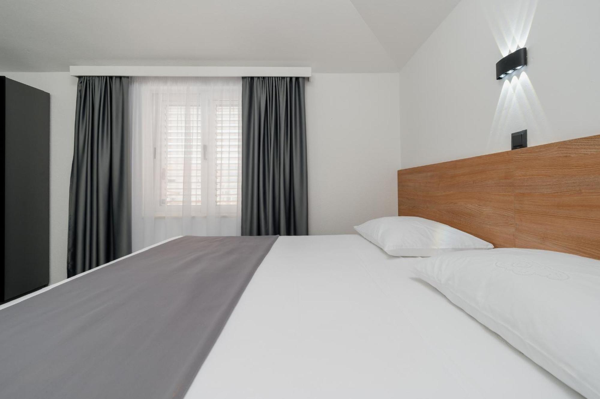 Apartments Kudelik トロギール エクステリア 写真